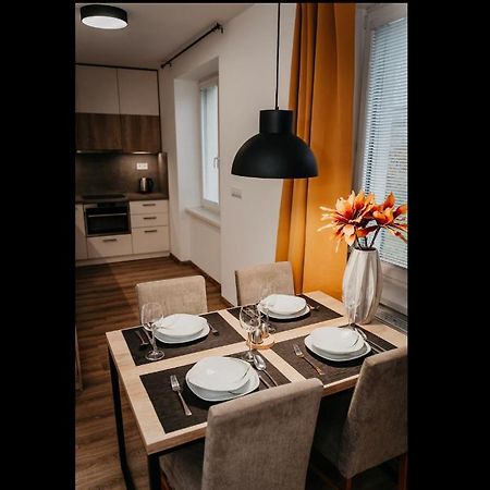 Old Town City Center Apartment 2 - Private Parking Included Košice Esterno foto