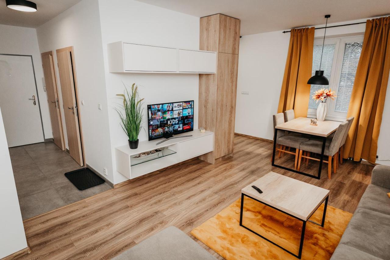 Old Town City Center Apartment 2 - Private Parking Included Košice Esterno foto