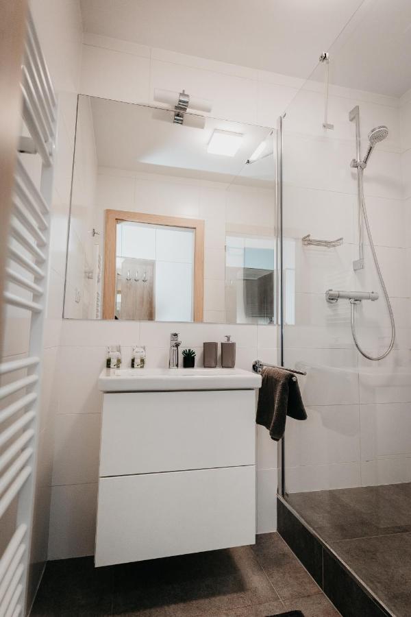 Old Town City Center Apartment 2 - Private Parking Included Košice Esterno foto