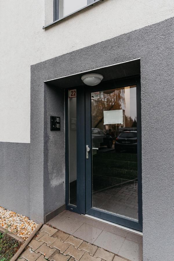 Old Town City Center Apartment 2 - Private Parking Included Košice Esterno foto