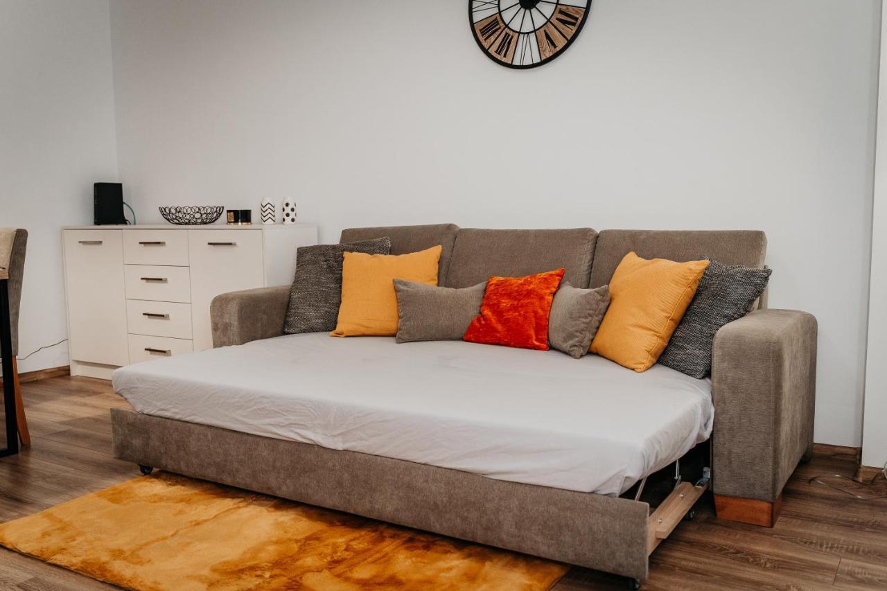 Old Town City Center Apartment 2 - Private Parking Included Košice Esterno foto